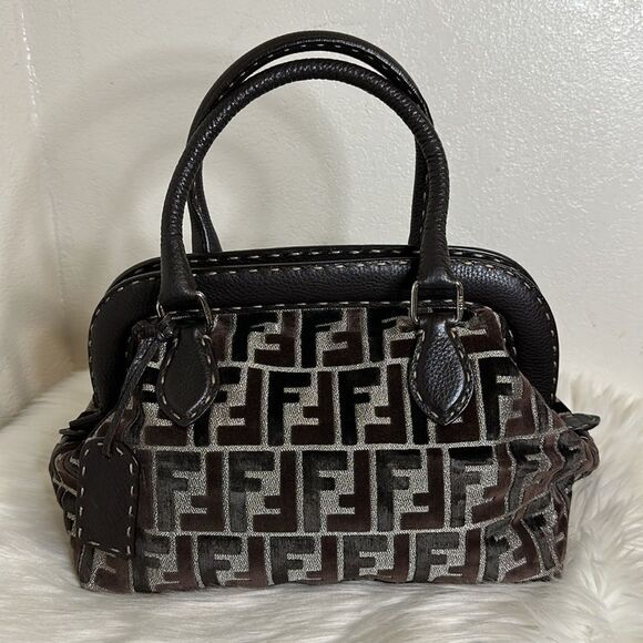 💯 Authentic Fendi Selleria Zucca Hsndbsg🍀 - Picture 12 of 16